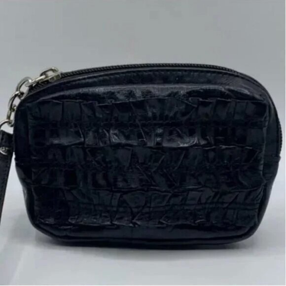 Hobo International Ruched Black Leather Wristlet with Zipper Closure - Picture 3 of 9